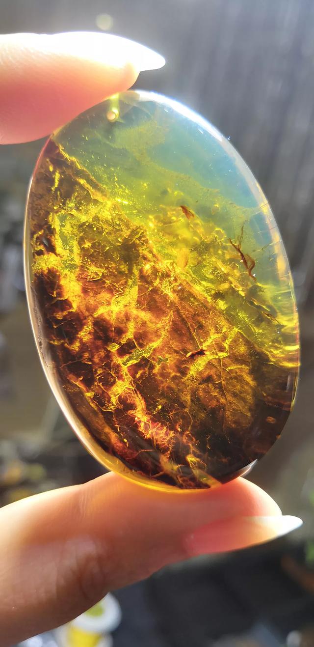 直播间买翡翠可靠吗,有和我一样买过假翡翠手镯的嘛？