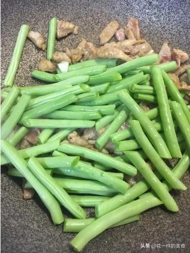 四季豆怎么炒好吃,豆角是四季豆吗？怎么做好吃？