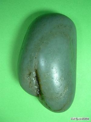 和田玉的基本性质,身为“软玉”的和田玉，真的易碎吗？