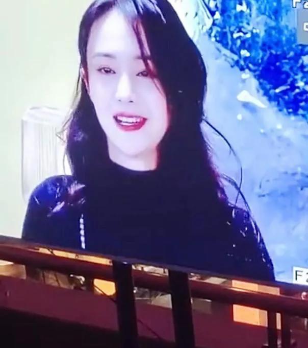 成龙和徐静蕾:找一款关于毒蛇帮和山口组的日本黑帮电影