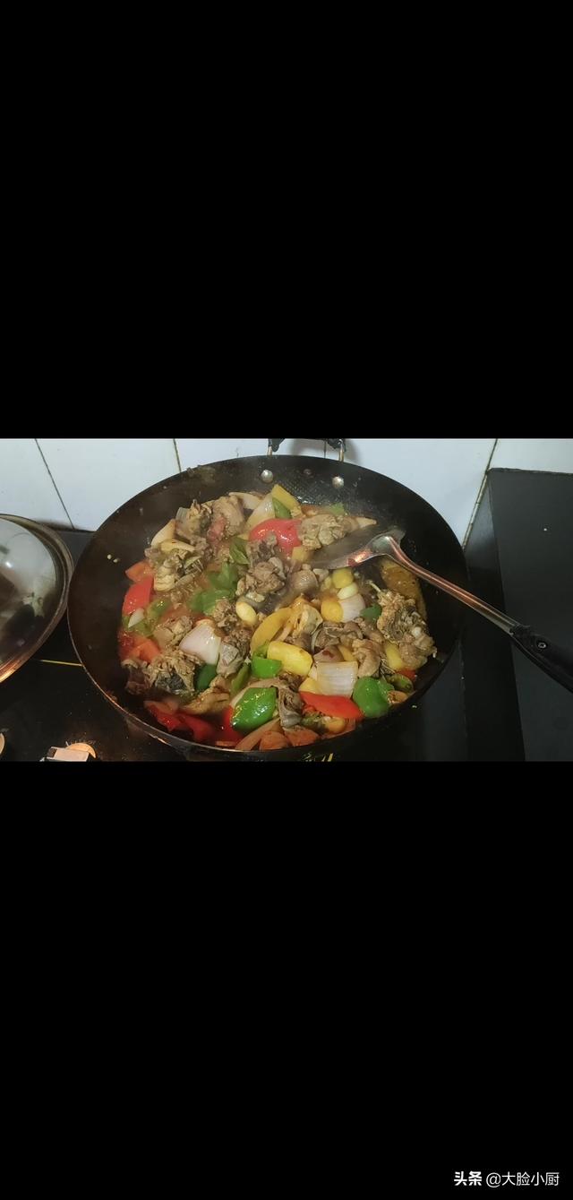 大盘鸡是哪里的菜系(大盘鸡哪里的最正宗味道好)