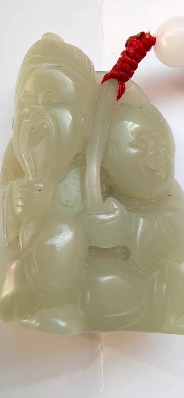 玉石的图片,戴了三年的玉，辛苦品鉴一下价值是多少？