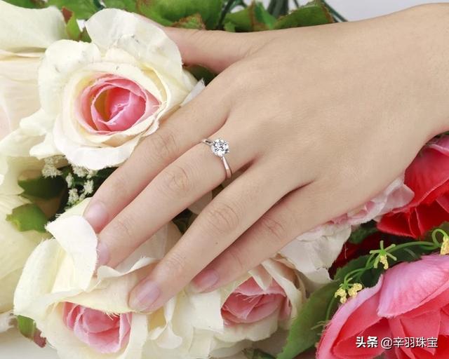 砖石小鸟70分钻戒价格:二万元能买到什么样的钻石戒指？
