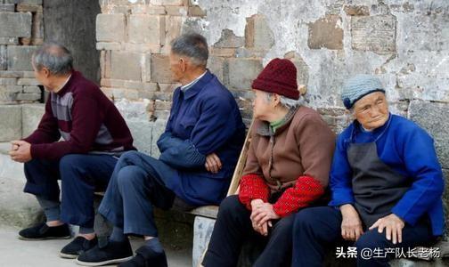 老烟斗灵异事件照骨镜:有哪些令人浑身发抖的故事？