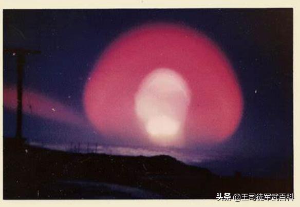 躲末日住地窖9年:若遇核弹攻击，哪个生存机率大，平原还是山区，城市还是乡村