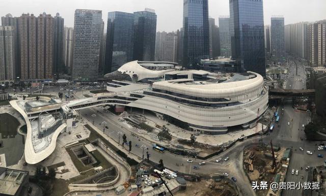 为什么最近这么多人去考察肖春红建设的花果园楼盘？