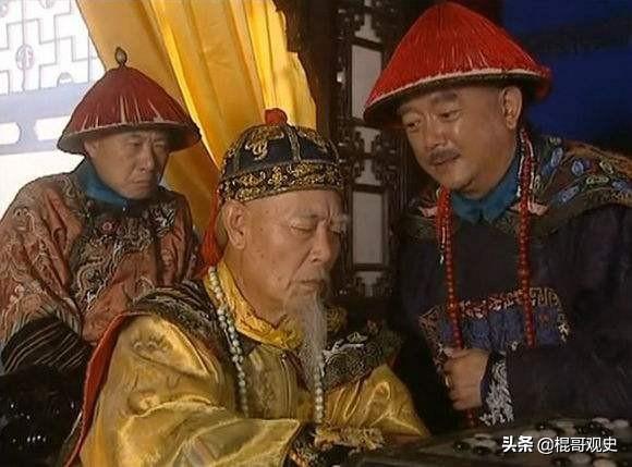 清朝军机处:内阁和军机处的职能是什么，对加强皇权有什么影响？