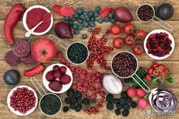 黑枸杞和蓝莓哪个花青素含量高，原花青素除了在葡萄籽种含量较多，还在存在于哪些水果中？