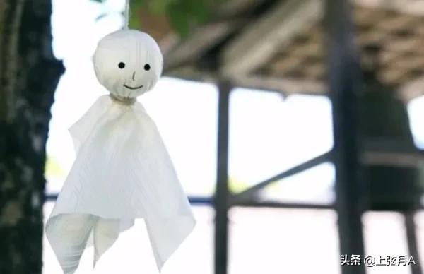 日本娃娃菊子，日本风俗里，为什么窗外喜欢挂白布娃娃背后有什么说法