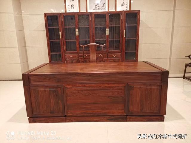 影响西施犬价格的三大因素:钢筋水泥人工费涨价，房价会涨吗？