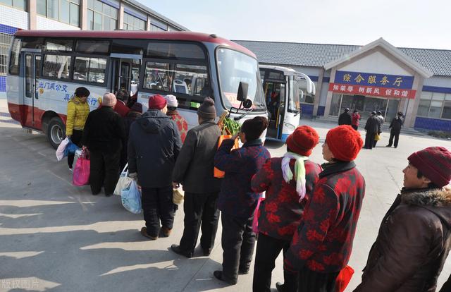 中车时代电动汽车，农村曾经爆满的客运车，为啥现在都没什么人坐了？