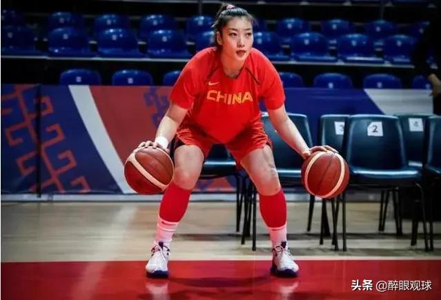 詹姆斯严李:长相甜美的女篮核心李梦为何会被很多球迷称为“女篮詹姆斯”呢？
