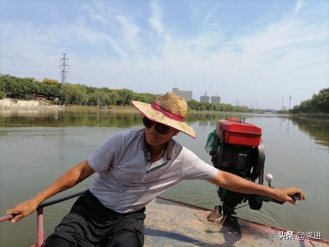 有些渔民早出晚归、风吹浪打、有时还会遇到暴雨和台风,你觉得他们没有放弃的原因是什么？