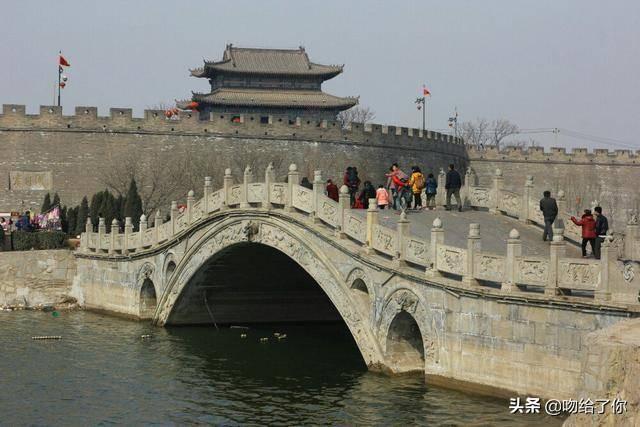 王克勤排:迟尚斌，戚务生，徐根宝球员时期谁的水平最高？