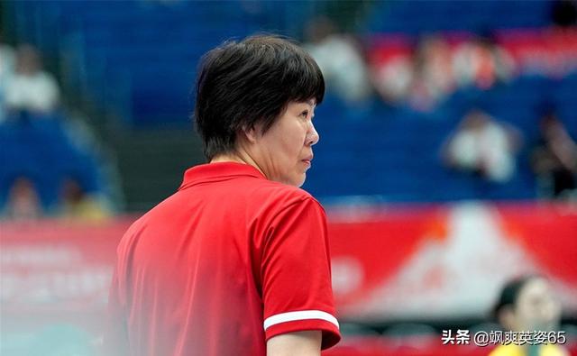 这届女排姑娘，有郎平太幸运了，对吗？