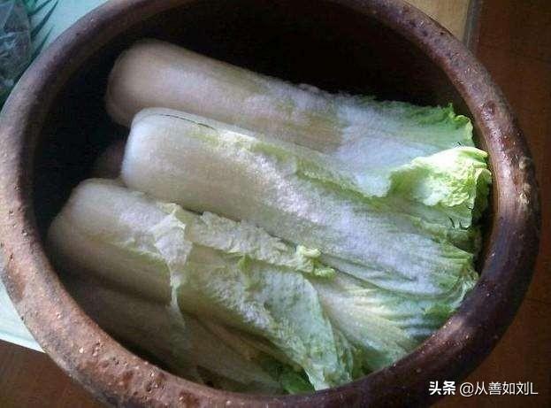 没有酸菜缸东北农民怎么腌酸菜，农村腌制白菜的传统方法有哪些
