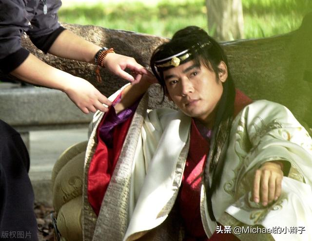 香港著名歌手、音乐人罗文是一个天才吗？