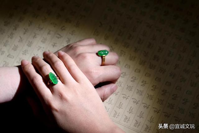 如何判断翡翠的价格,买翡翠什么样的价格算是捡漏？