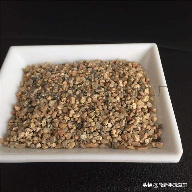 莫丝水草需要水草泥吗:草缸用玄武岩做底沙可以吗？ 莫丝可以种水草泥上吗