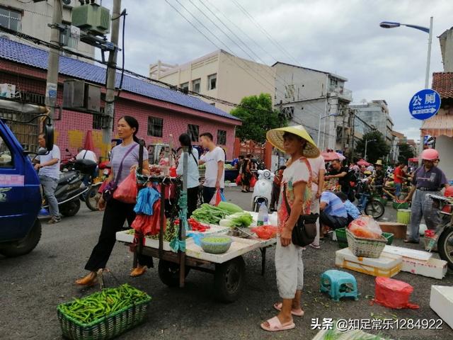 摆路边摊一个月真的可以赚7万块吗？你愿意去吗？