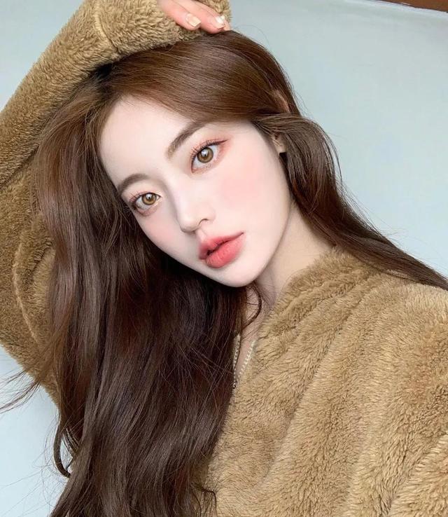 头条问答 - 女生染什么颜色的头发好看?(47个回答)