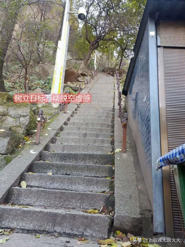 分手后，感觉身边空落落的，很舍不得，真的只是因为不习惯吗？