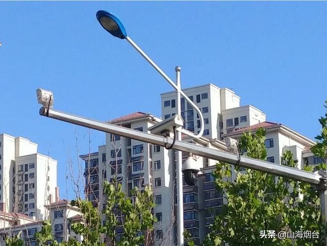 两轿车隧道内飙车:如果搞双层高速，大车走下层，小车走上层，事故会减少吗