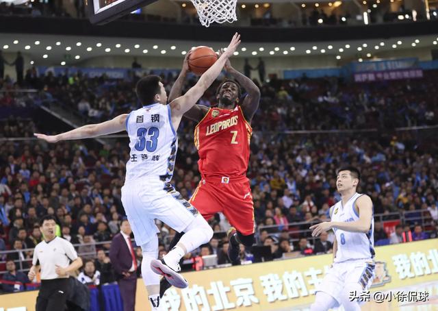 兰斯伯顿:关于春晚刘谦魔术和他个人简历