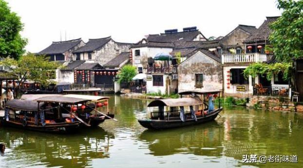 忆江南用了两种修辞手法是什么？