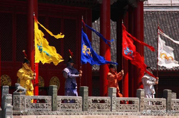 满洲八旗:清朝时，所有满族人都是在旗的吗？都享受俸禄与特殊待遇吗？
