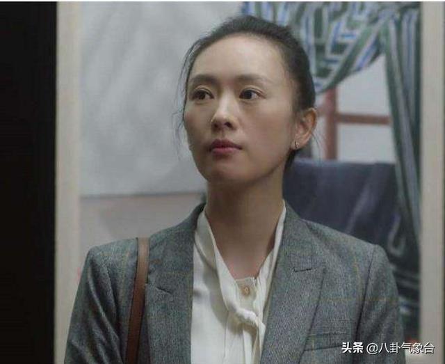 陈丹婷杨幂对比照:杨幂的脖子怎么那么奇怪，歪歪扭扭的，你们发现了吗？