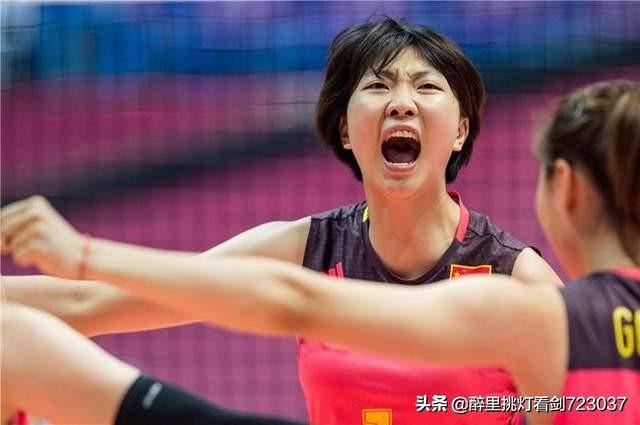 女排周晓兰:排球比赛中的“背飞”是什么意思？