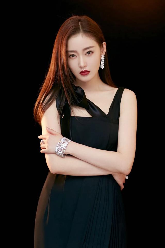 凌织羽:为什么很多人说张天爱是性感女神