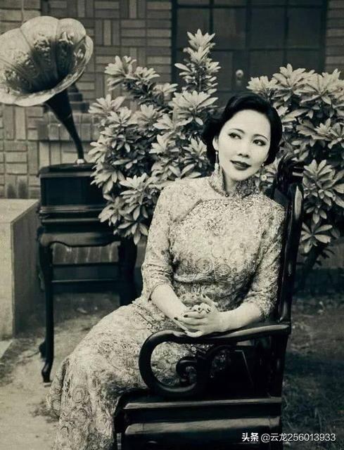 瞿秋白简介:从女性主义角度分析张爱玲，萧红，丁玲三人的创作风格？
