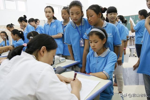 萧振高三学生跳楼自杀:如何看待14岁男孩跳楼的新闻，作为妈妈该如何教育孩子