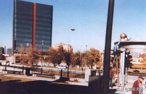 宇航员又一次发现UFO踪迹,2张照片清晰可见,外星人到底想干啥？