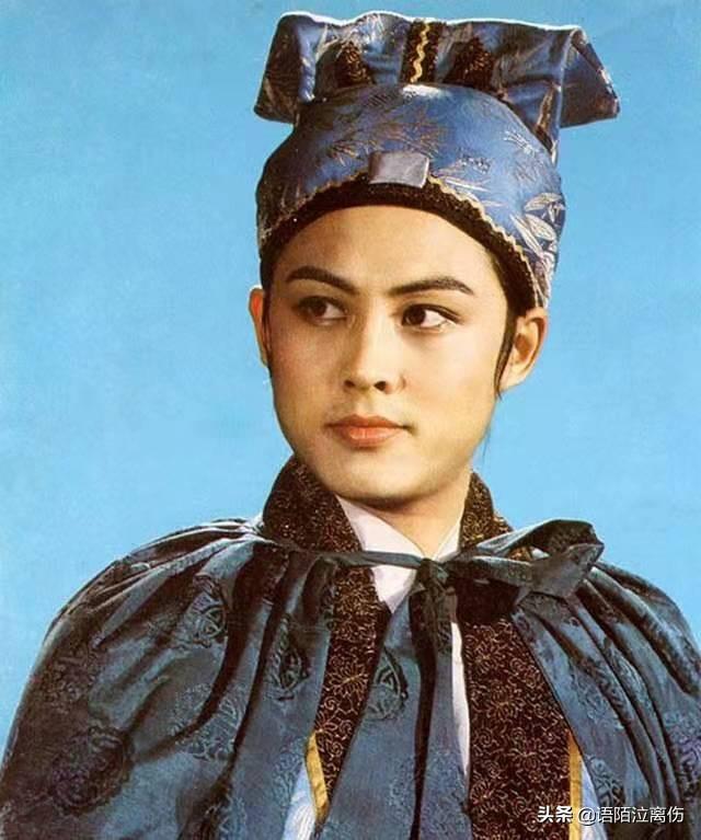 贾蓉是秦可卿的丈夫,二人朝夕相处,秦可卿怀孕比较正常,但是在秦可卿