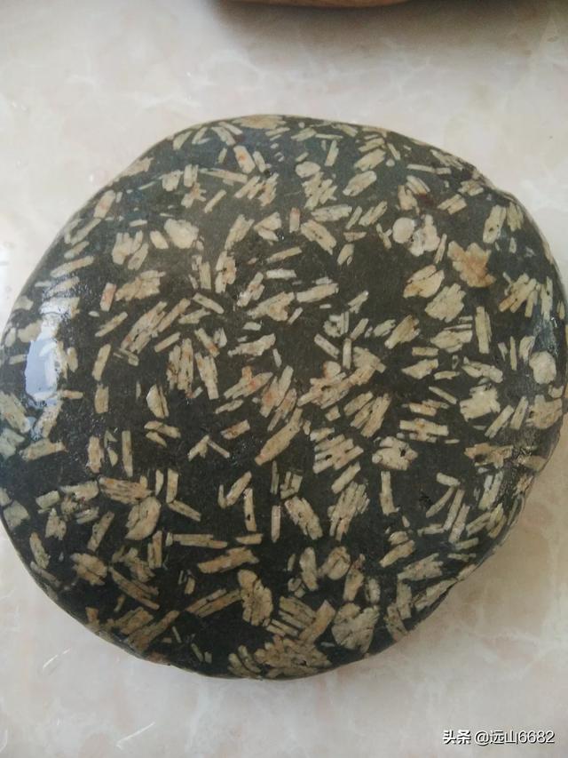 哪种石头最好,你认为钻石、宝石、水晶和玉哪个更好？