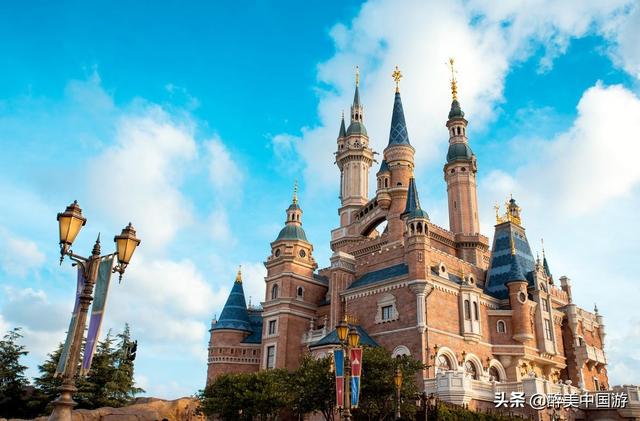 上海迪尼斯度假区在哪？