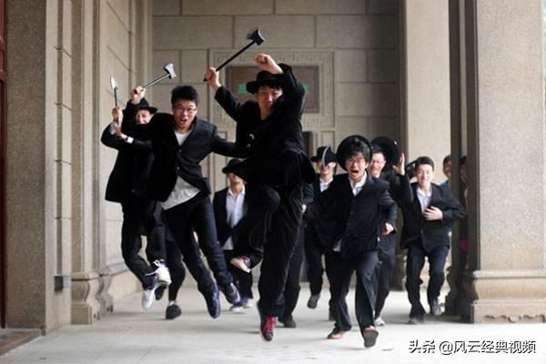 李连杰爷爷身份:李连杰武打动作的确很帅，但他真的能打吗