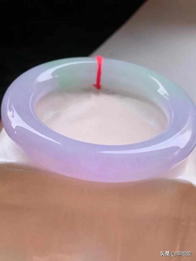 老玉镯子100年以上图片,戴了七年的翡翠手镯，会发生什么变化？