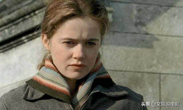 张艾嘉老公:张艾嘉的电影《相爱相亲》里，姥姥最后为什么会同意迁坟