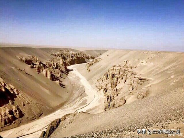 沙漠的沙能不能用于建筑，建筑上的“河沙”与沙漠里的沙子区别在哪里为何不能用