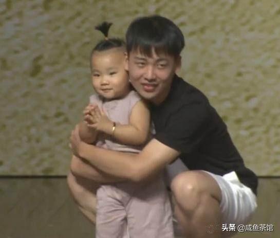 郭德纲5岁小儿子近照:郭德纲富养小儿子，穷养郭麒麟，这是偏心吗？