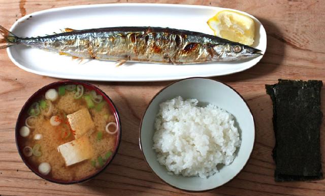 日本小学生的日常饮食你知道吗，日本人的一日三餐都吃些什么