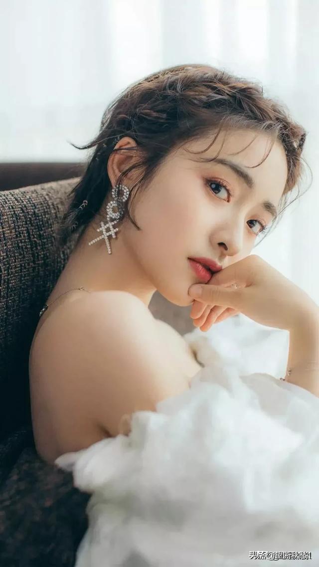 女生发现自己正在被男生偷看,当时是什么心态？