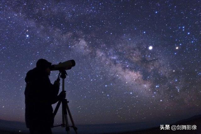 奥特曼星空摄像，请问长焦镜头可以拍摄星空吗