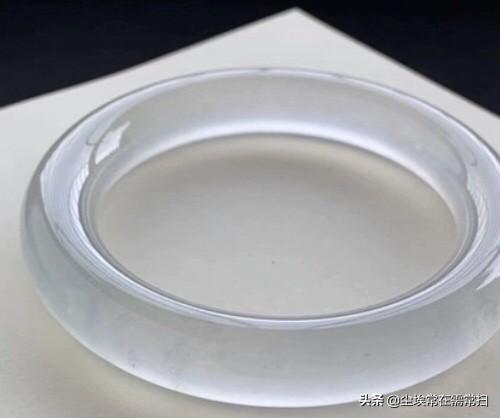 怎样才能买到好的玉手镯,买玉手镯在哪里买比较好，才能不买到假货？