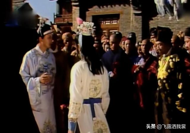 头条问答 刘心武认为秦可卿的身份是公主 日月双悬照乾坤 就是证据之一 你怎么看 84个回答