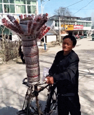王者荣耀中引诱他人加微信,涉黄的号,大家觉得该如何处理？